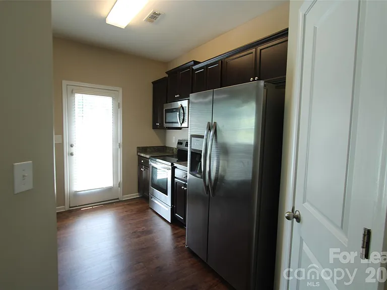 9348 Hamel St — Photo 12