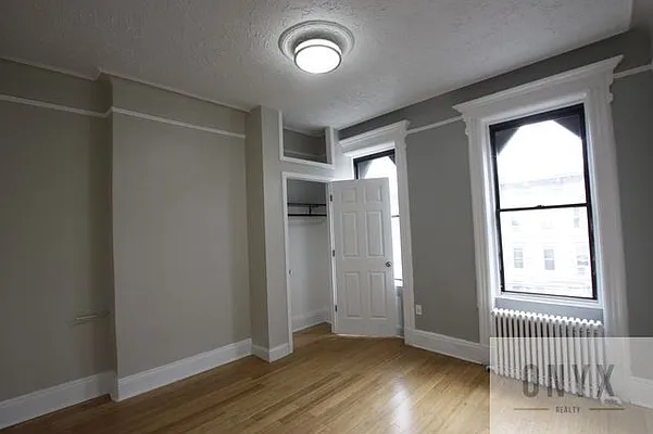 Rented by Onyx | media 10