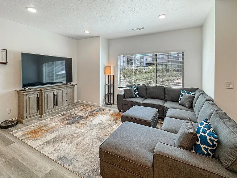 5815 S Carnelian Pkwy — Photo 4