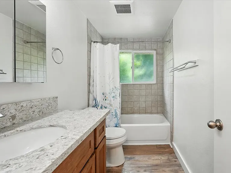 2448 Margery St — Photo 15