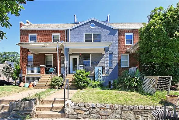 1822 C St NE #1 — Photo 3