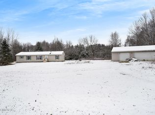 15127 Scenic Dr, Casnovia, MI 49318