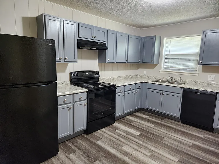 9401 Hollaman Cir — Photo 4