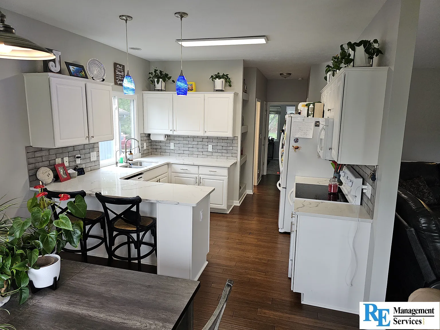 3 bed, 1430 sqft, $2,400 — Photo 2
