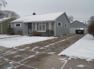 1611 S 24th St, Manitowoc, WI 54220