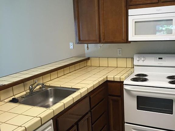3rd image of 2505 La Terrace Cir