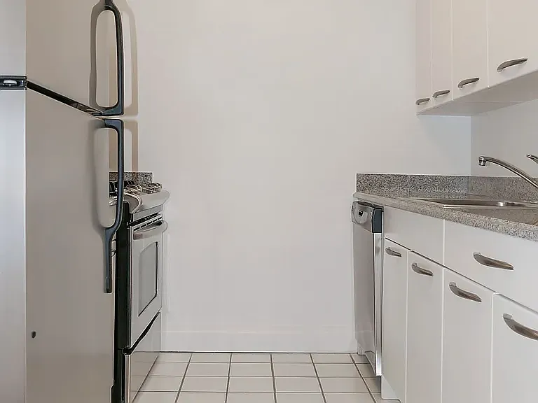 150 E 44th St #45A — Photo 5