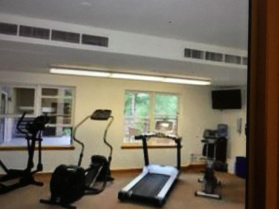  Fitness room 