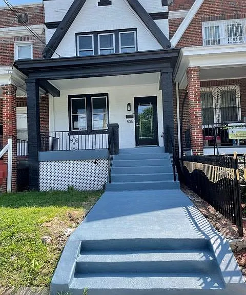 536 Madison St NW — Photo 1