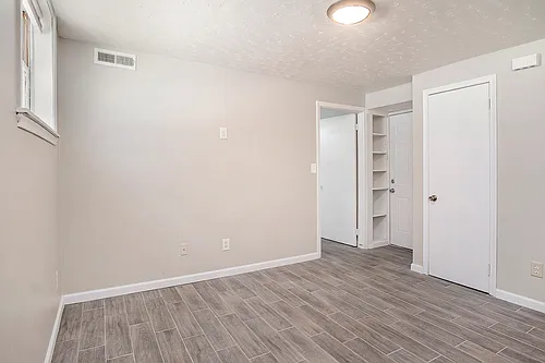 219 S 38th Ave #5 Photo 1