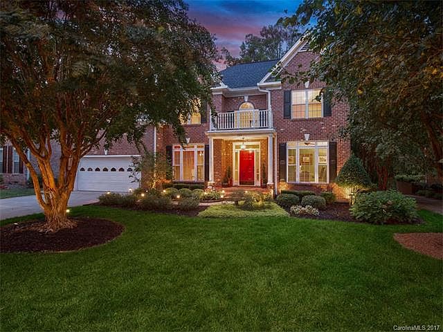 1st image of 122 N Brackenbury Ln