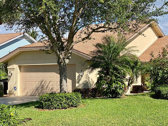 Home For Sale In The Bluffs