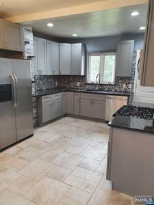 112 Forest Pl, Rochelle Park, NJ, 07662