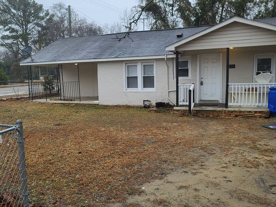 1st image of 210 Jasper St