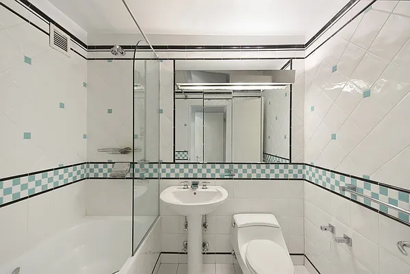 Sold by Nest Seekers International | media 28