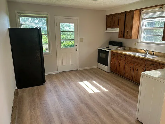 444 Circle Dr — Photo 4