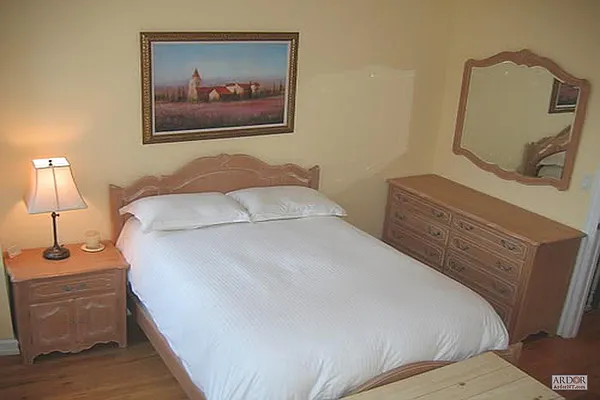 Sold by ArdorNY | media 2