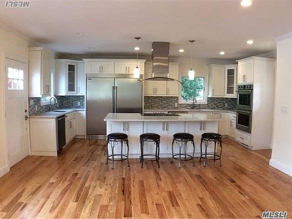 3rd image of 428 Dunster Dr