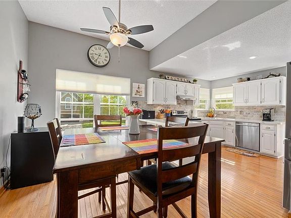 5th image of 15603 Conser St