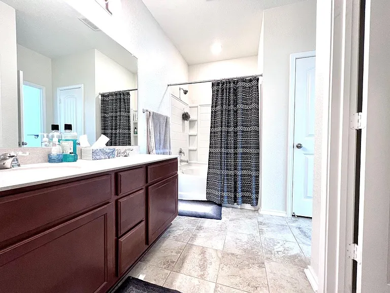 7900 Crystalbrook W — Photo 26