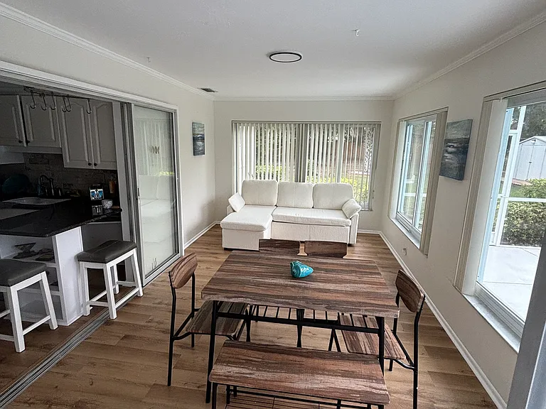 6307 Fordham Pl — Photo 9