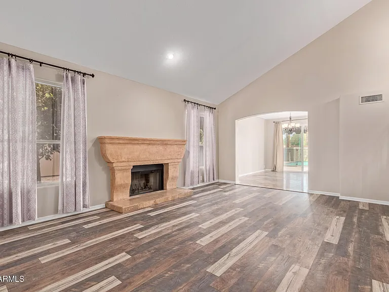 1211 E Desert Flower Ln — Photo 6
