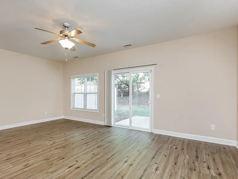 2545 Spring Oaks Way — Photo 4