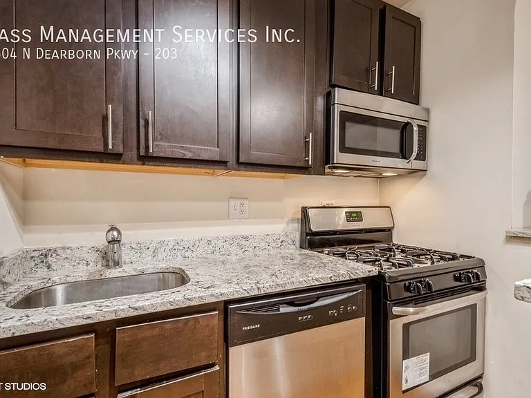 1504 N Dearborn Pkwy, Chicago, IL — Photo 53