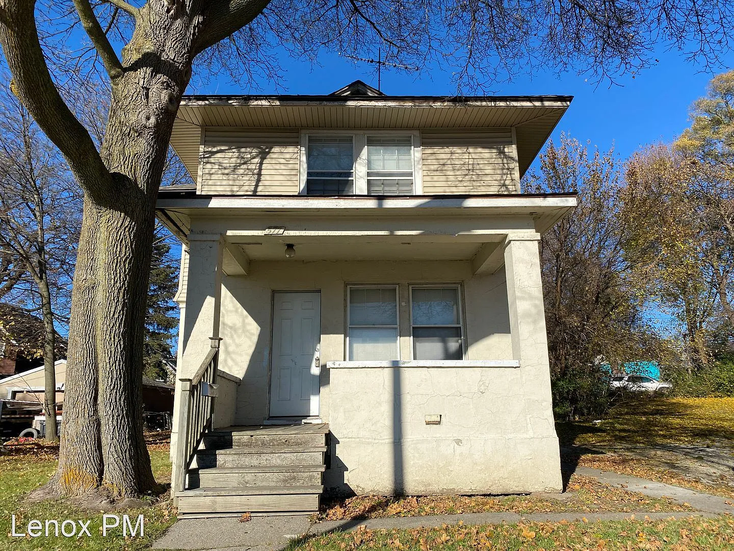 577 N Perry St photo 1