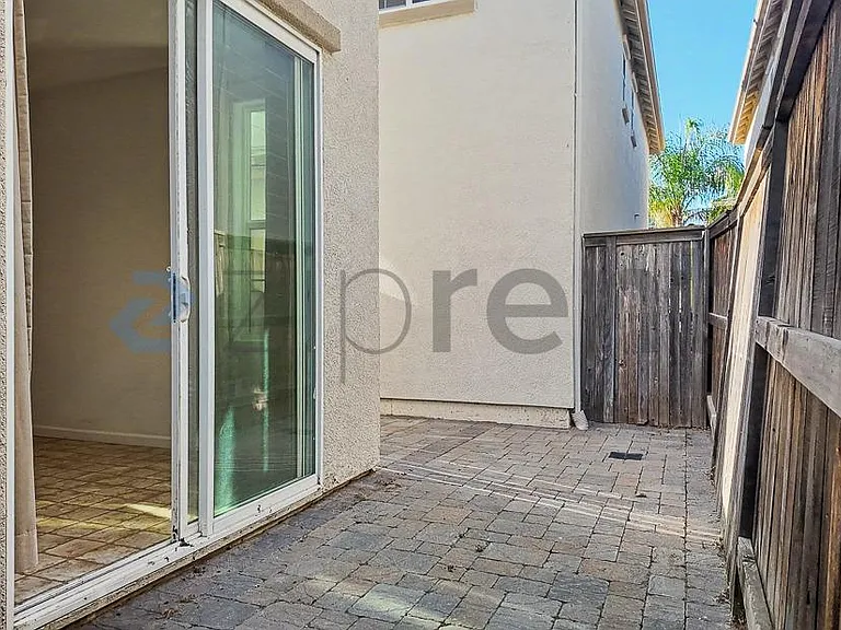 8464 Roseto Rd — Photo 45