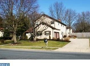 512 Heartwood Dr, Cherry Hill, NJ 08003