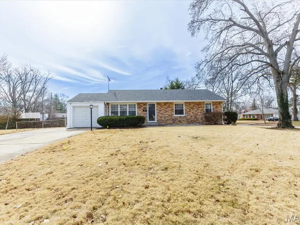 968 Buckeye Dr, Saint Louis, MO 63135