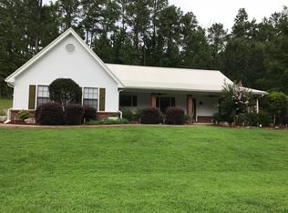 256 Deerfield Rd, Grenada, MS 38901