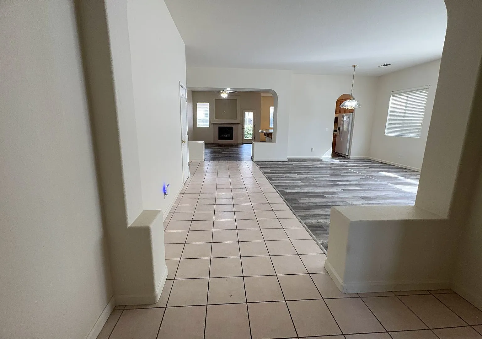 Located on Cul-De-Sac 4 bedroom 3 bedroom — Photo 2