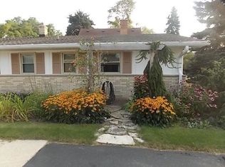 1935 Green Bay N, Racine, WI 53405