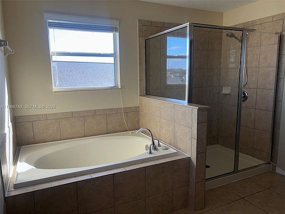 5th image of 2579 Carrickton Cir