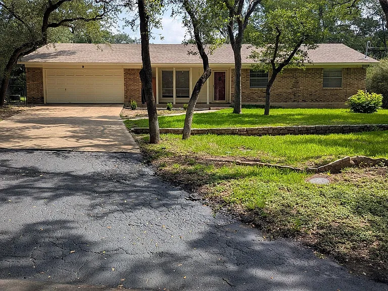 5904 Burlington Ct — Photo 1