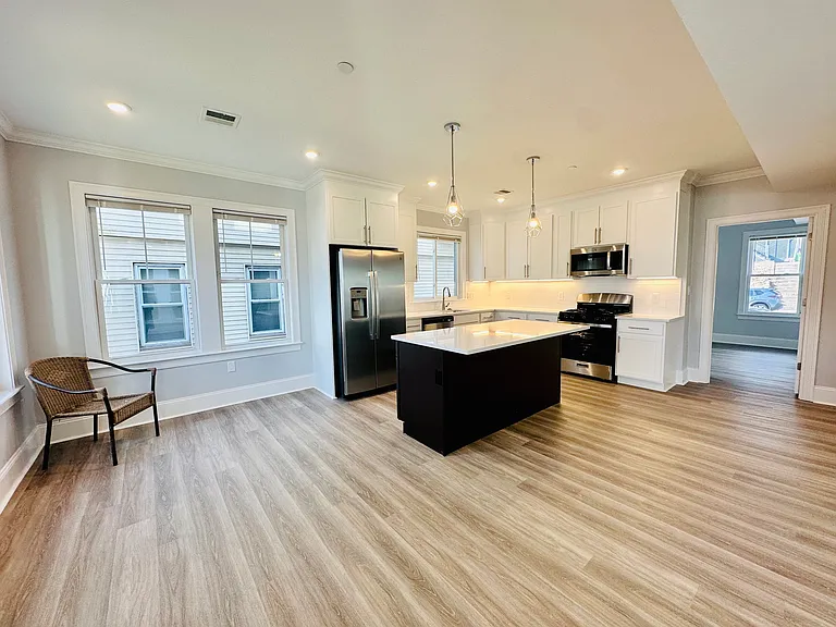 100 Brooks St #2 — Photo 3