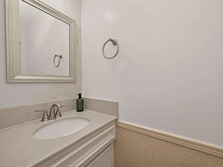 12619 Chriswood Dr — Photo 14