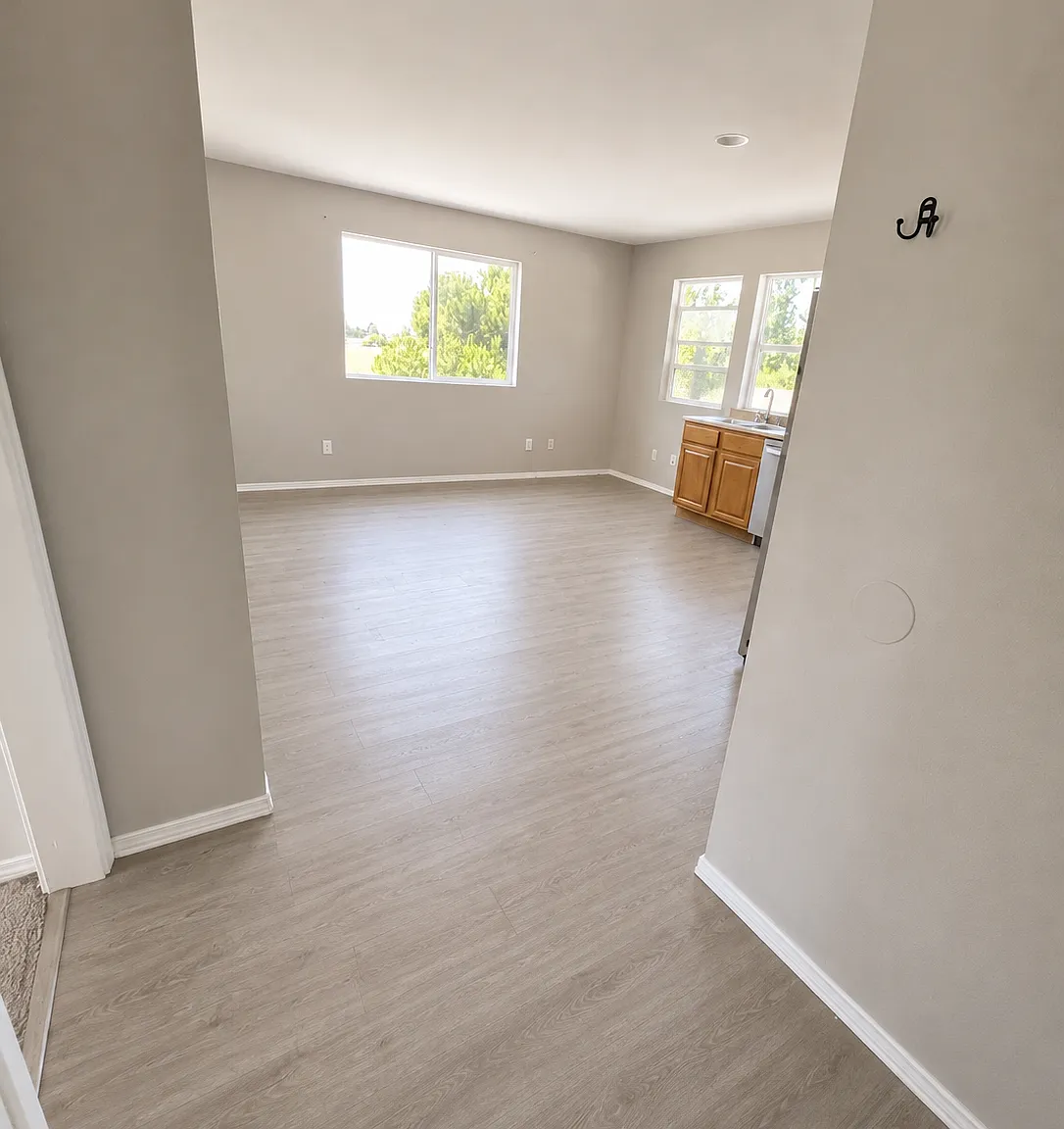 3 bed, 1800 sqft, $1,900 — Photo 3