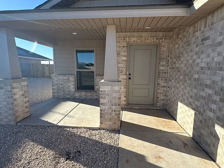 2168 Langford Ave — Photo 3