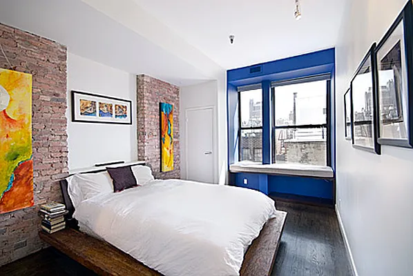 Sold by R New York | media 25