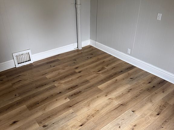 5th image of 150 E Main St #1W