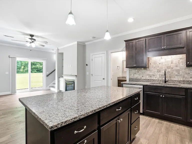 34 Callaway Dr #4 — Photo 4