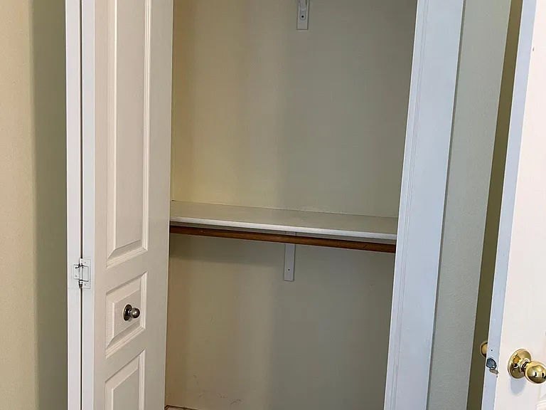 415 Augustina Ct — Photo 10