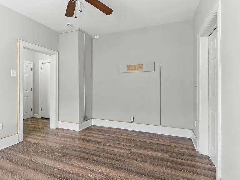 217 44th St #9 — Photo 5