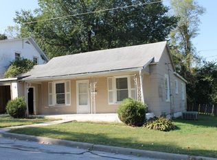 607 10th St, Boonville, MO 65233