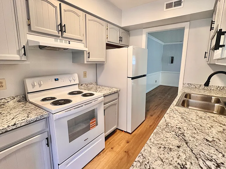 3331 Golden Oaks Ln — Photo 12