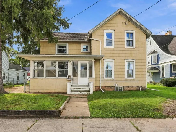 305 E 8th St, Kaukauna, WI 54130