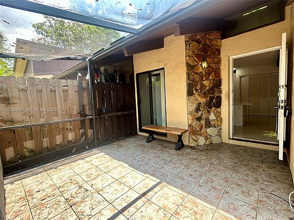 4th image of 416 Briarwood Cir #224